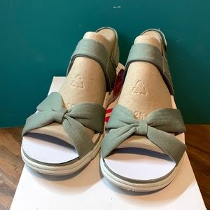 Women’s size 7 Ryka sandals